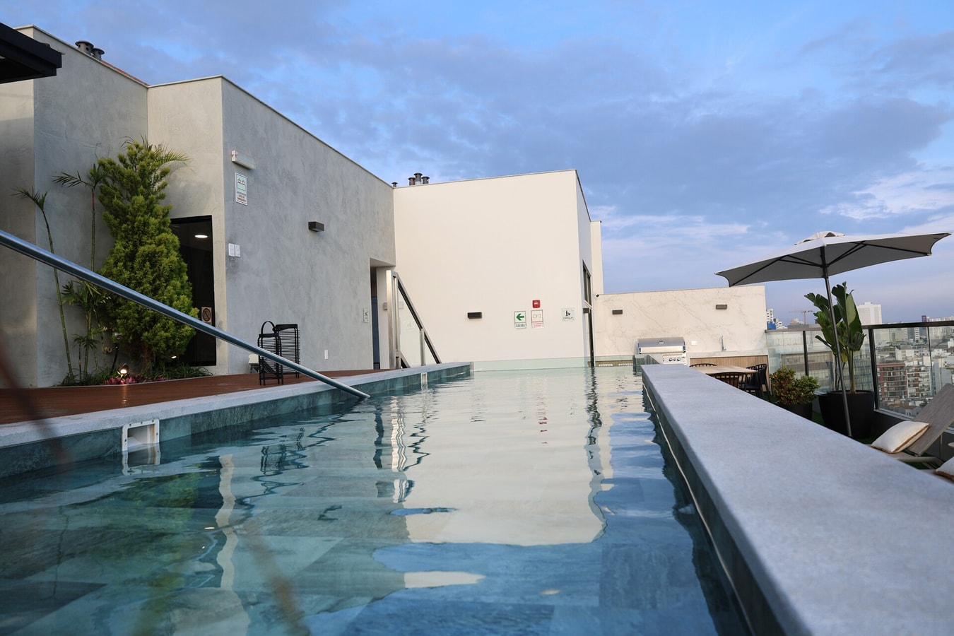 DHP+ | 3BR Deluxe Apt w/ Garage in Miraflores gallery image 18