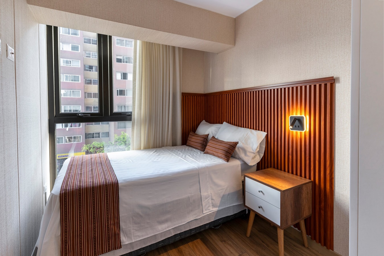 DHP+ | Luxury 2BR Apart with Balcony in Miraflores gallery image 16