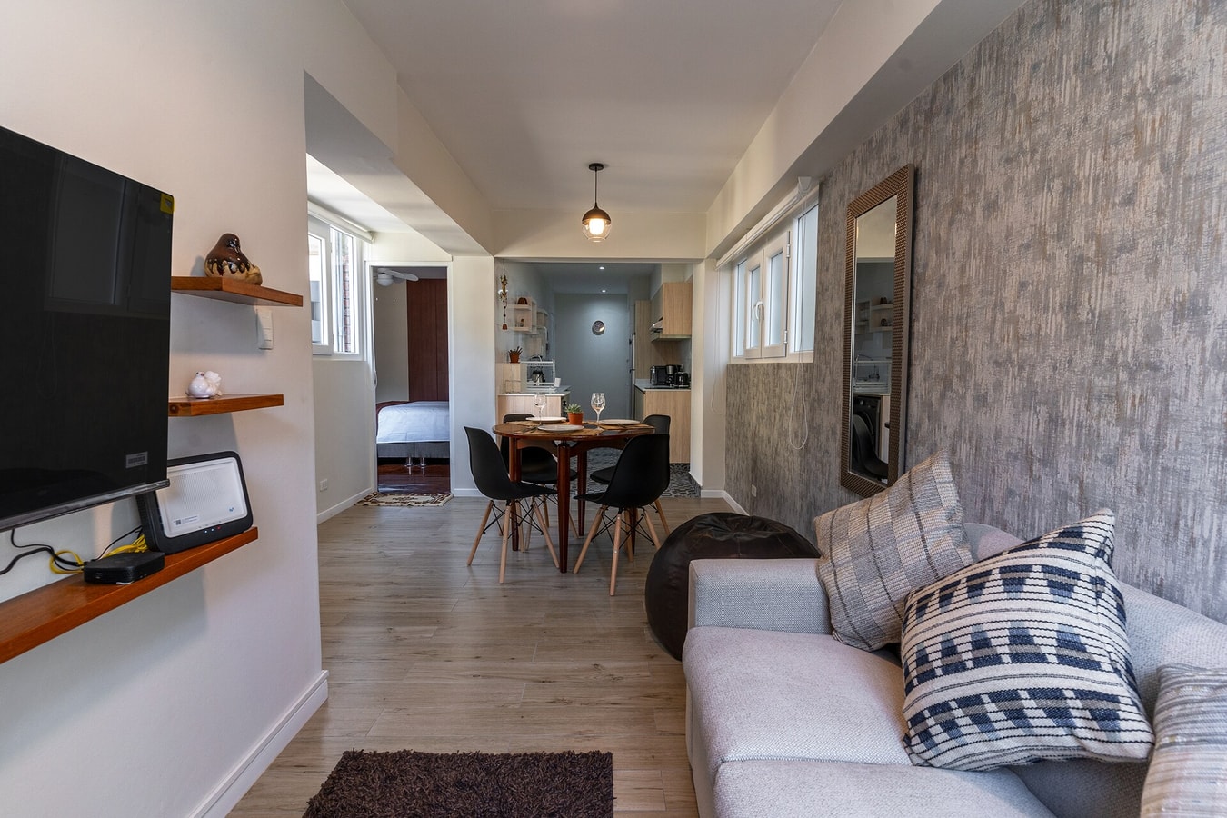 DHP+ | Luxury 1BR Apt in Historic Miraflores gallery image 1