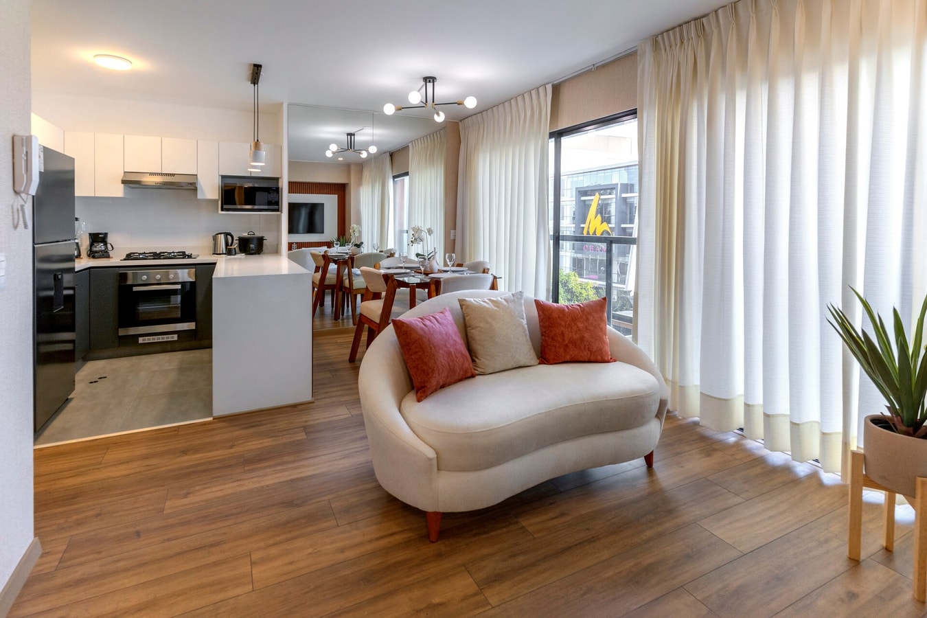 DHP+ | Luxury 2BR Apart with Balcony in Miraflores gallery image 11