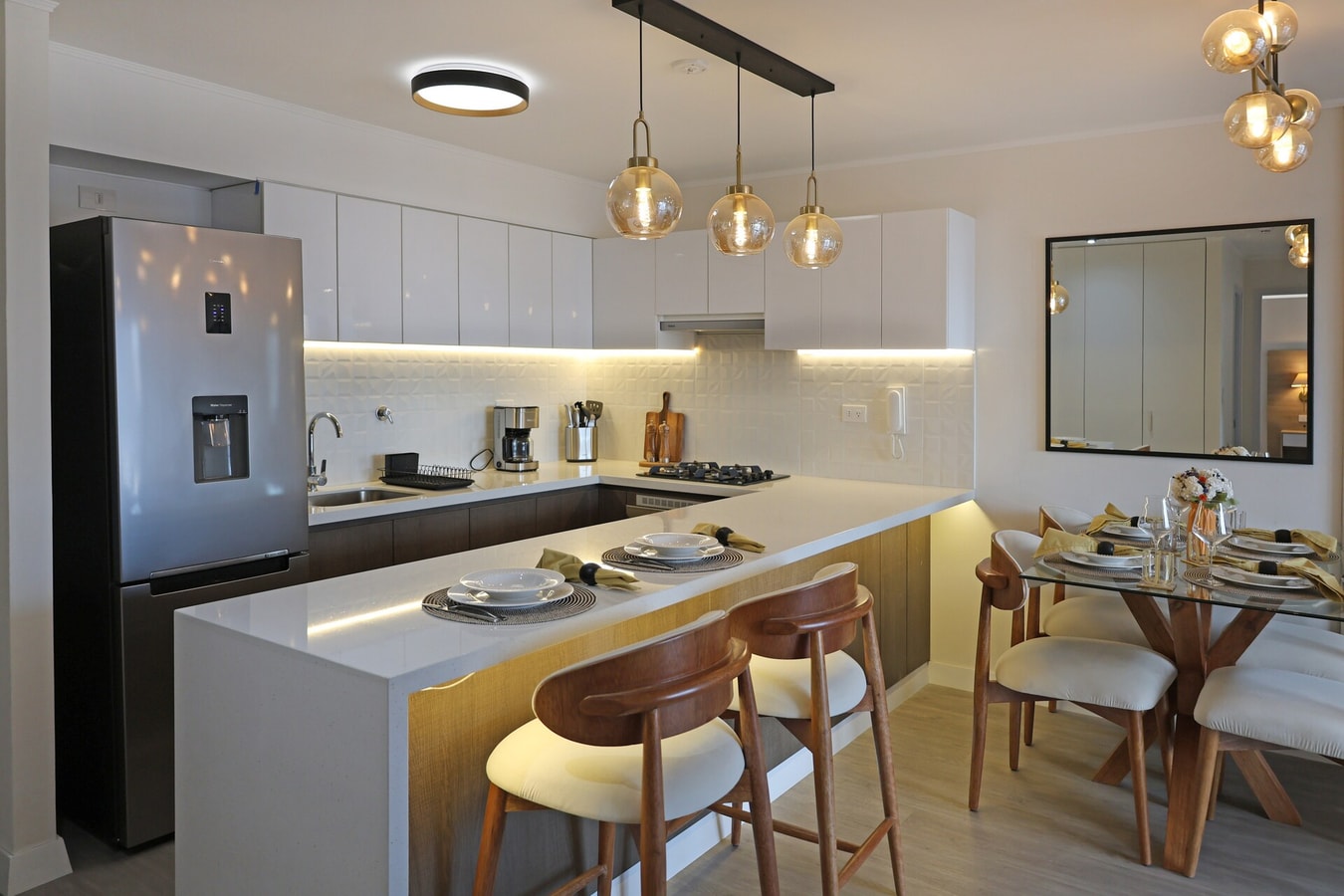 DHP+ | 3BR Deluxe Apt w/ Garage in Miraflores gallery image 7