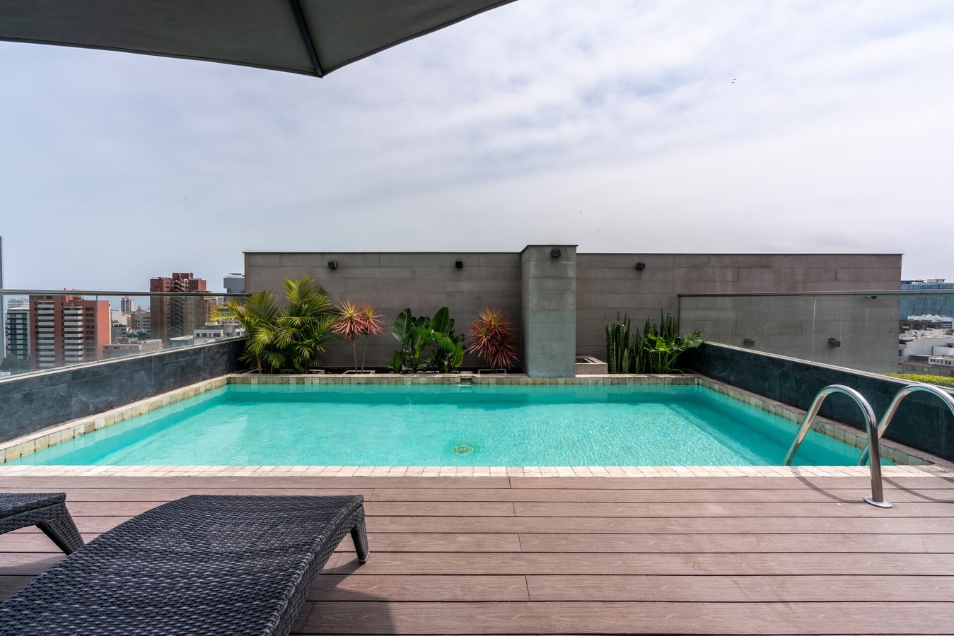 Renovated 93 m²apartment, steps from Kennedy Park. gallery image 8