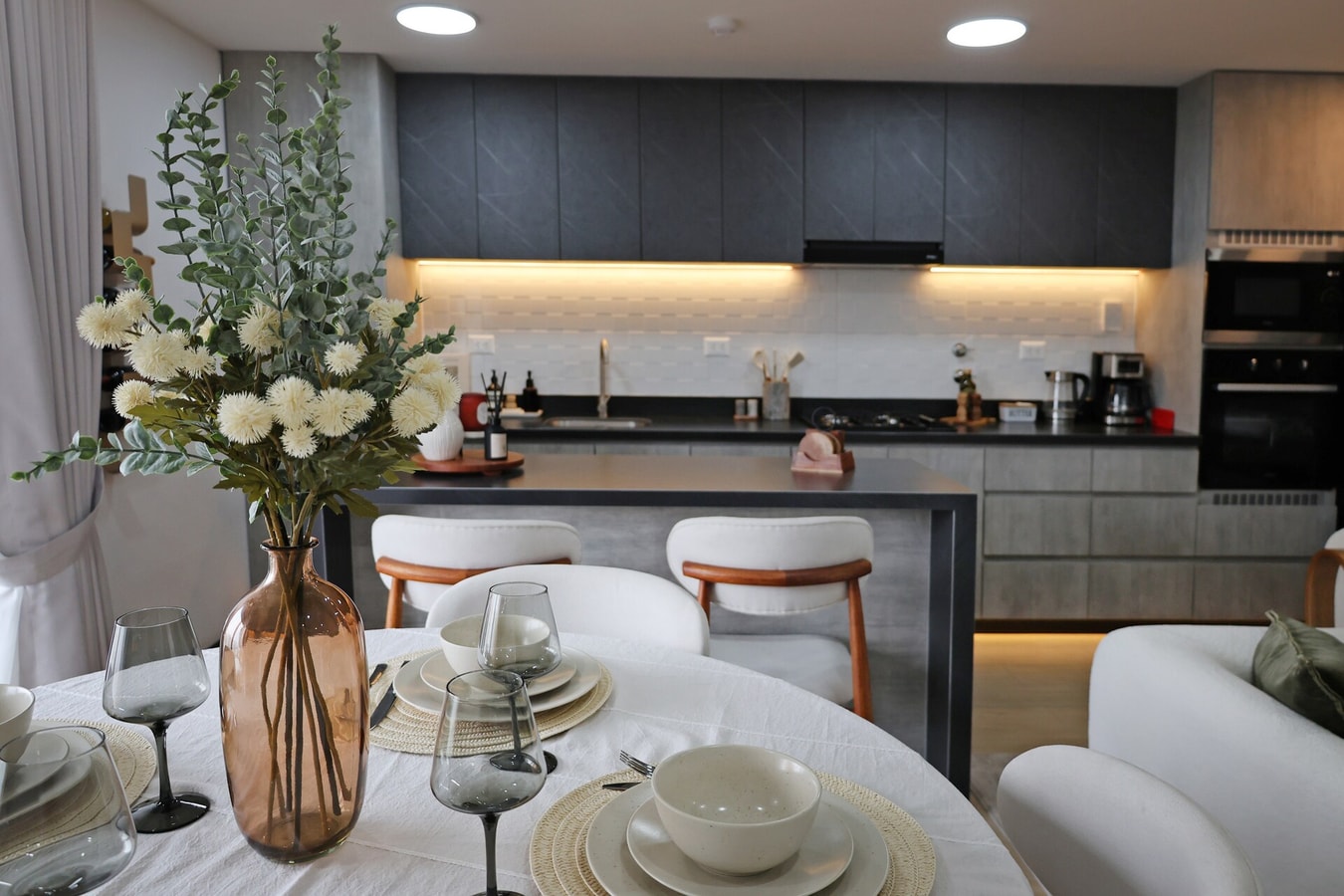 DHP+ | Modern Luxury 3BR grill & garage Miraflores gallery image 20