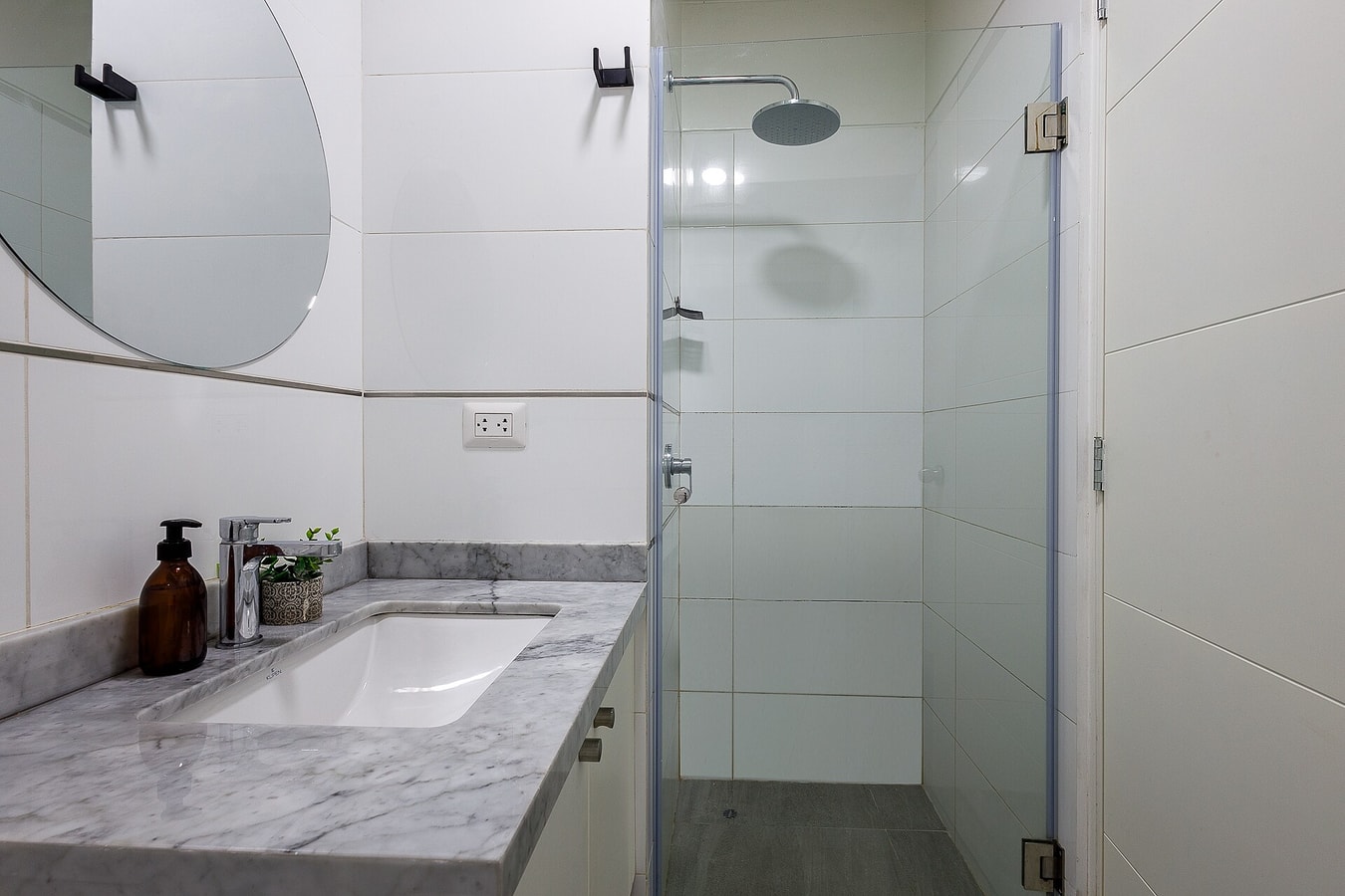 DHP+ | Luxury 2BR Apt in Central Miraflores gallery image 17