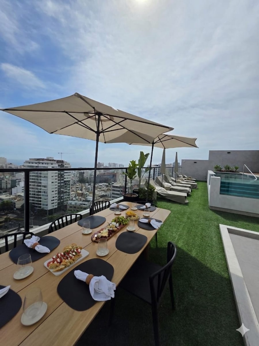 DHP+ | 3BR Deluxe Apt w/ Garage in Miraflores gallery image 39