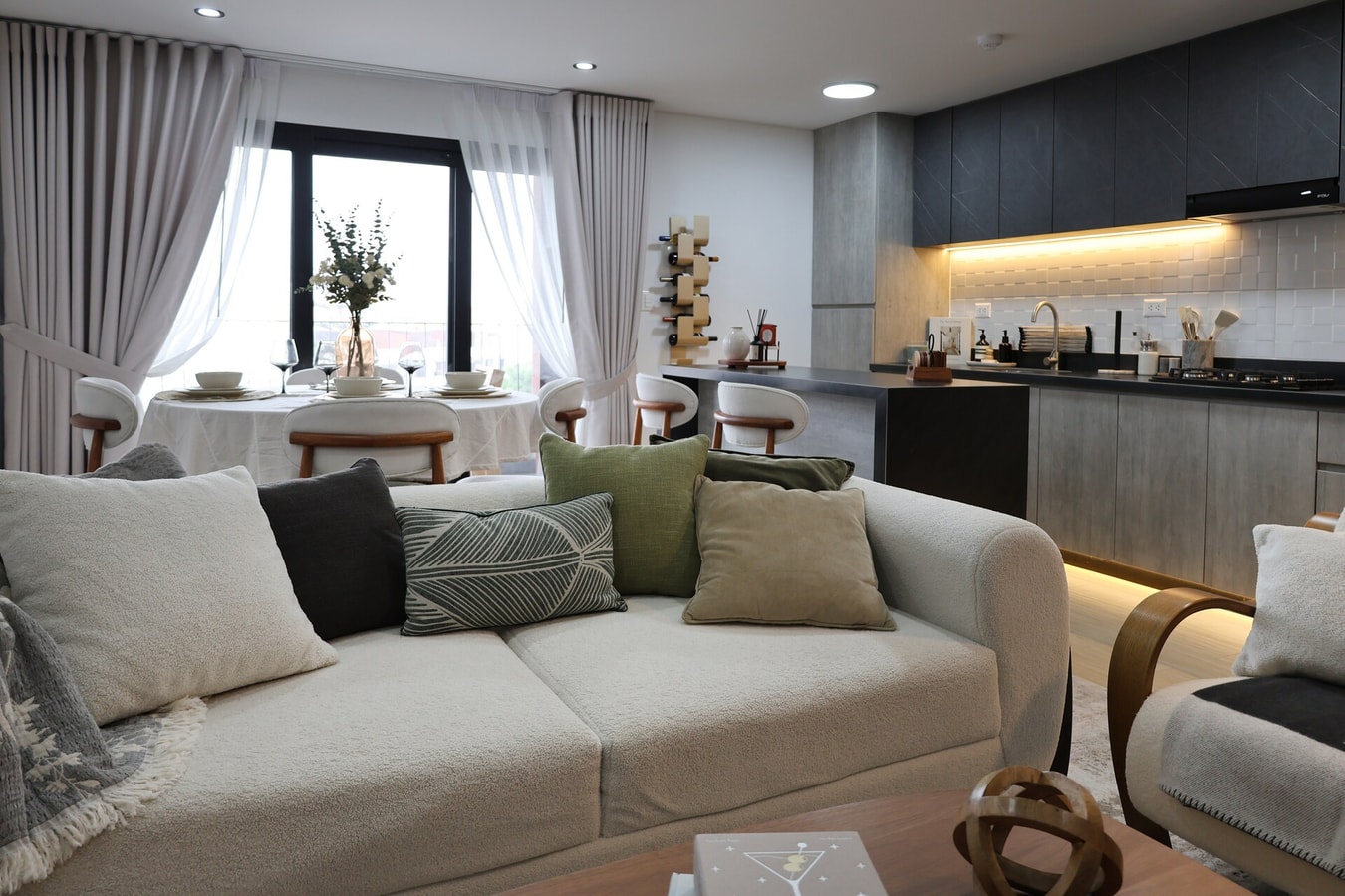 DHP+ | Modern Luxury 3BR grill & garage Miraflores gallery image 16