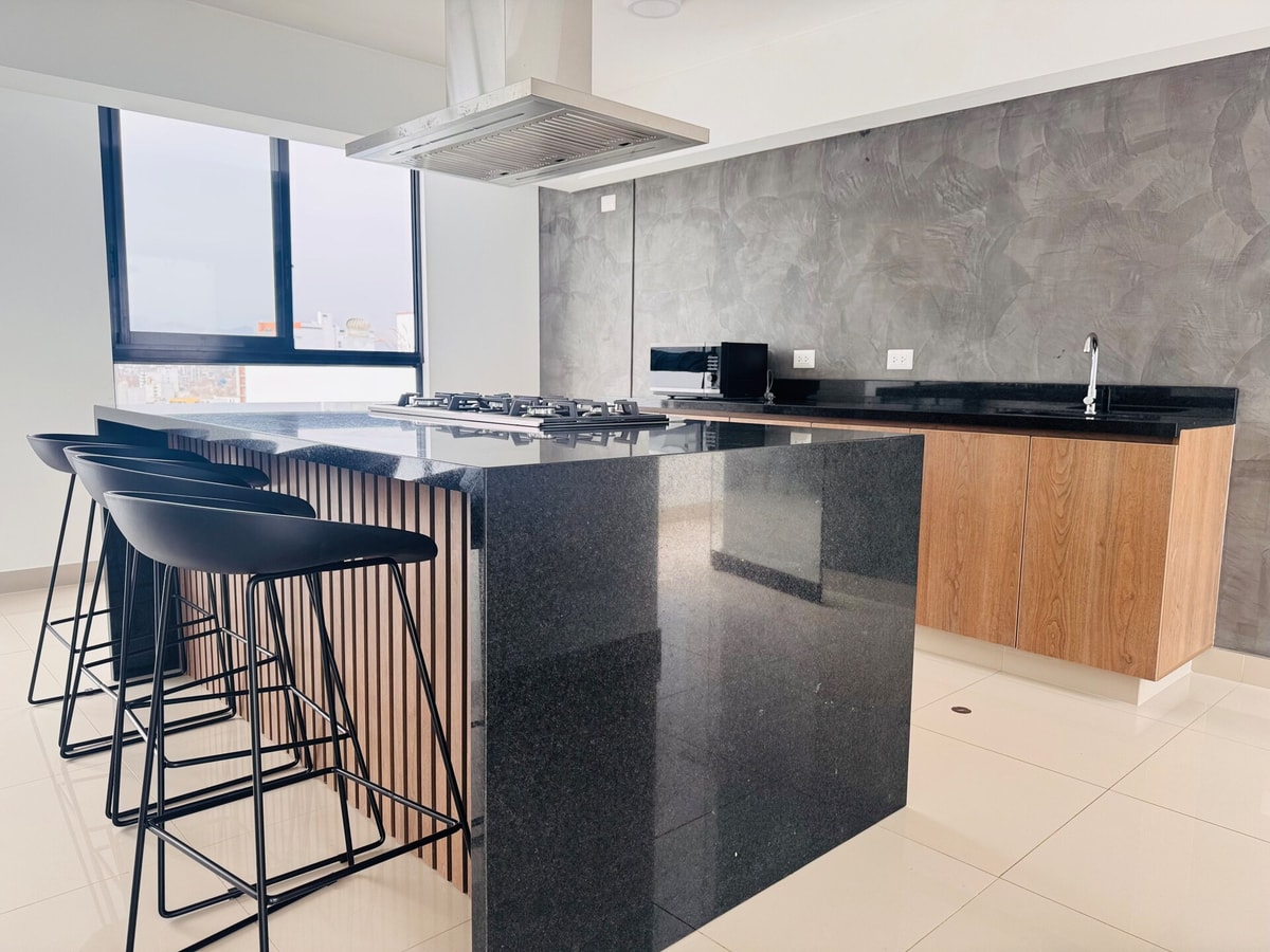 DHP+ | Luxury 2BR Apart with Balcony in Miraflores gallery image 38
