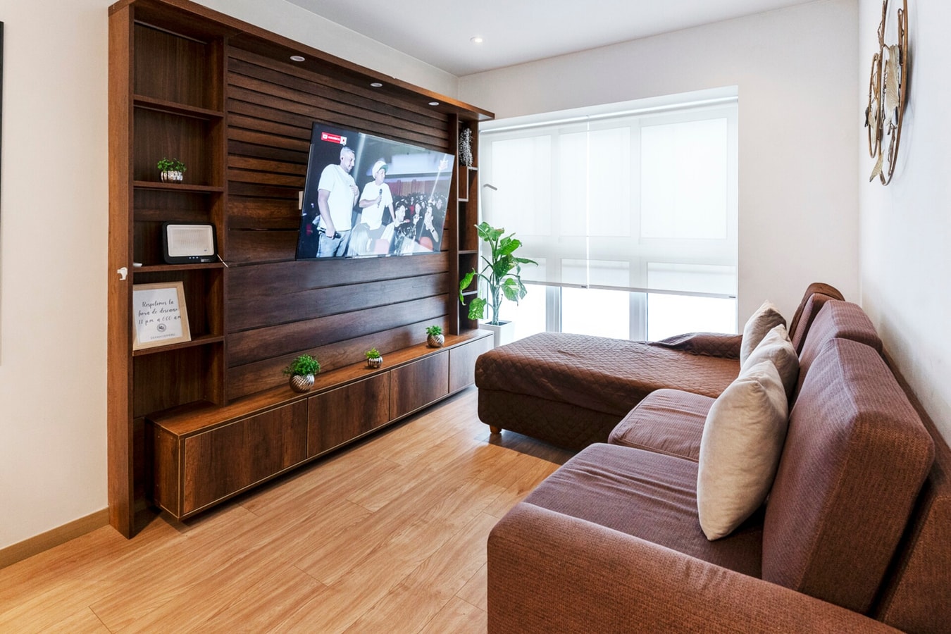 DHP+ | Luxury 2BR Apt in Central Miraflores gallery image 3