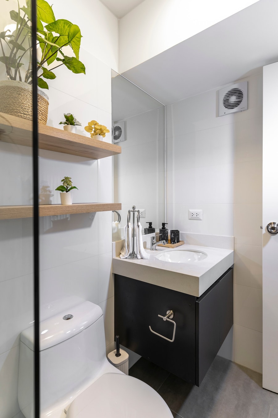 DHP+ | Luxury 2BR Apart with Balcony in Miraflores gallery image 25