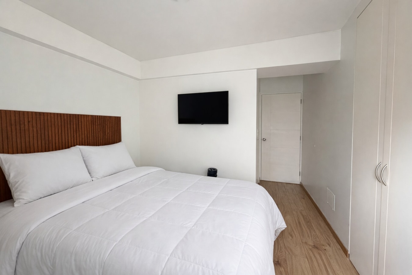 DHP+ | Luxury 2BR Apt in Central Miraflores gallery image 21