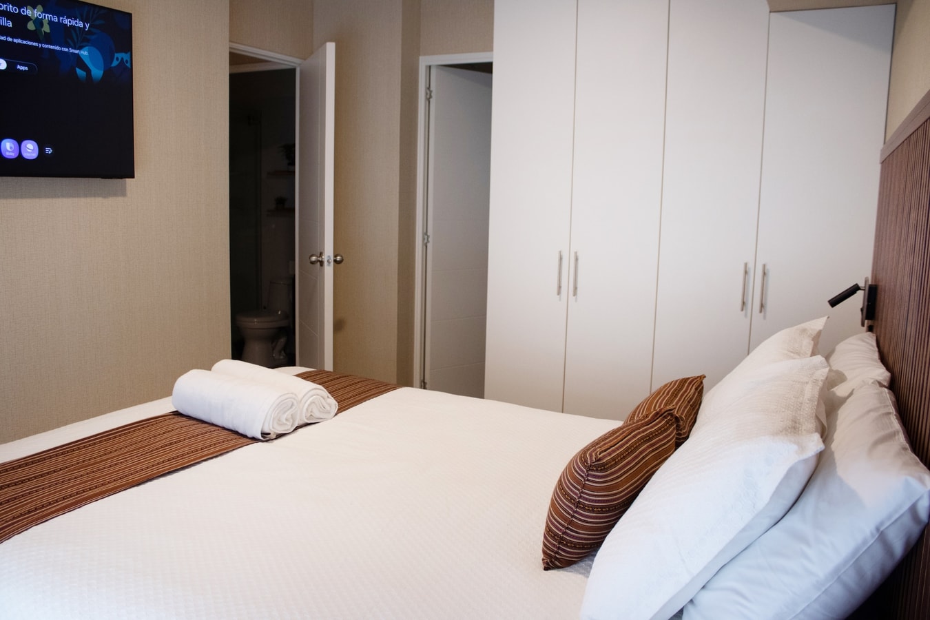 DHP+ | Premium 2BR Apt in the Heart of Miraflores gallery image 24
