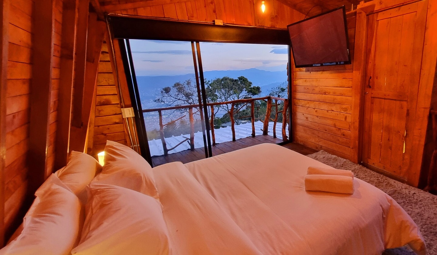 Rustic cabin with a beautiful view of the city gallery image 6