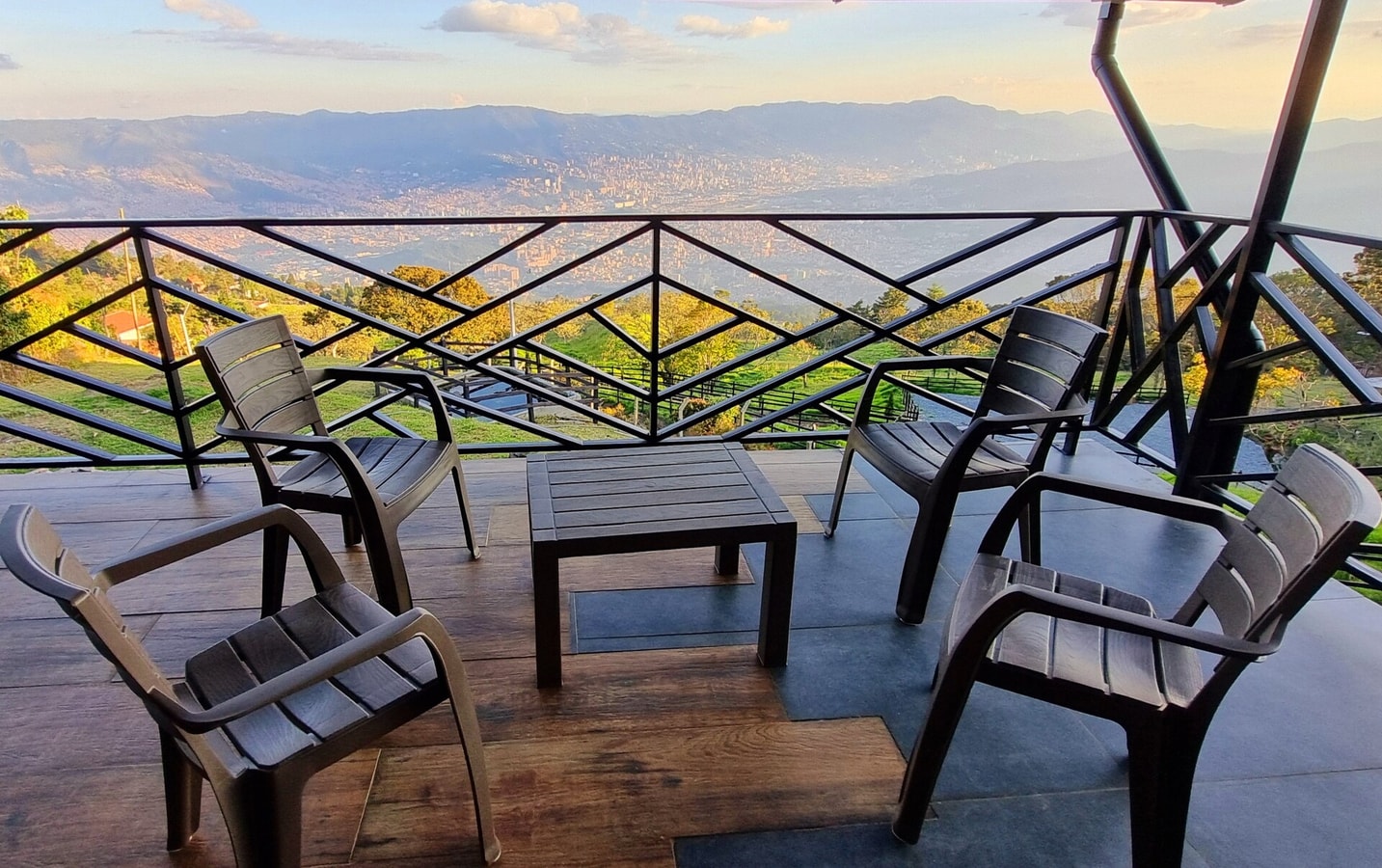 Alpine Chalet with the best view of Medellín gallery image 4