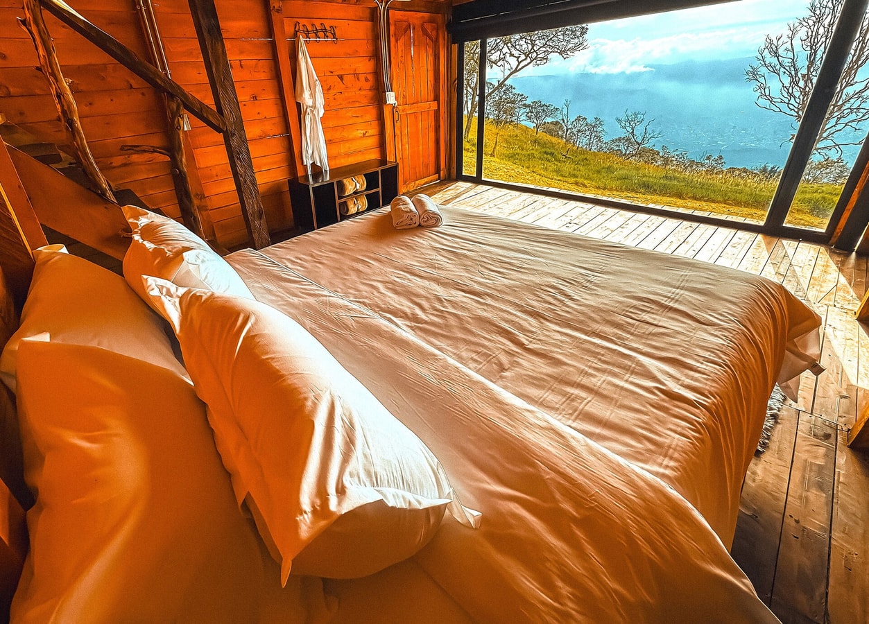 Rustic Cabin | Private Jacuzzi | Great View gallery image 4