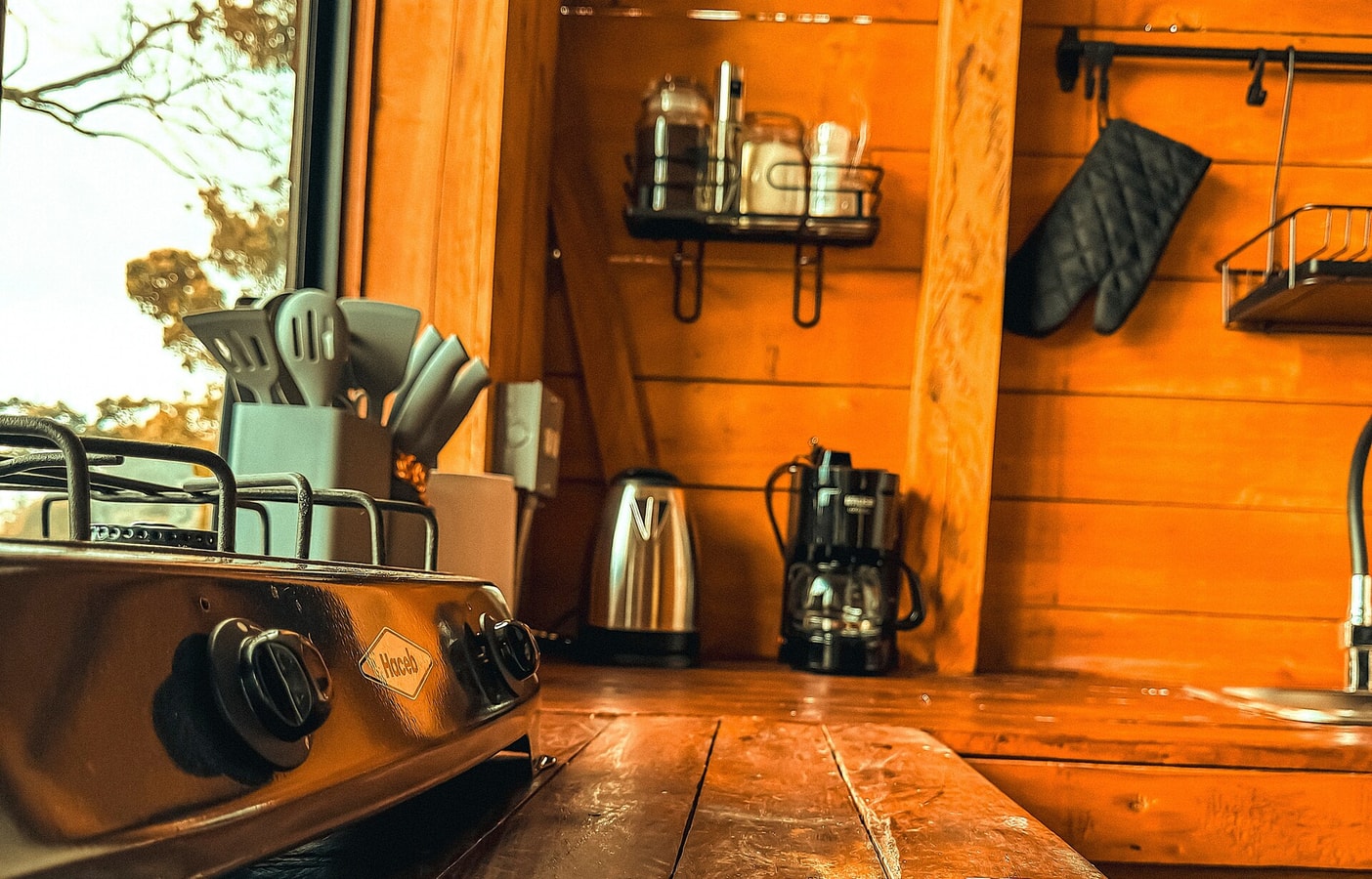 Rustic Cabin, Private Jacuzzi, City View gallery image 42