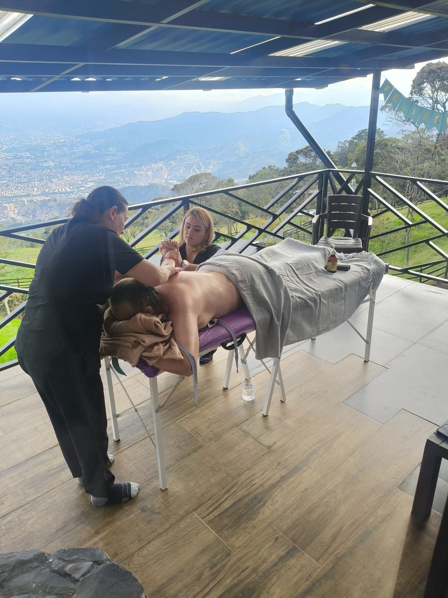 Alpine Chalet with the best view of Medellín gallery image 34