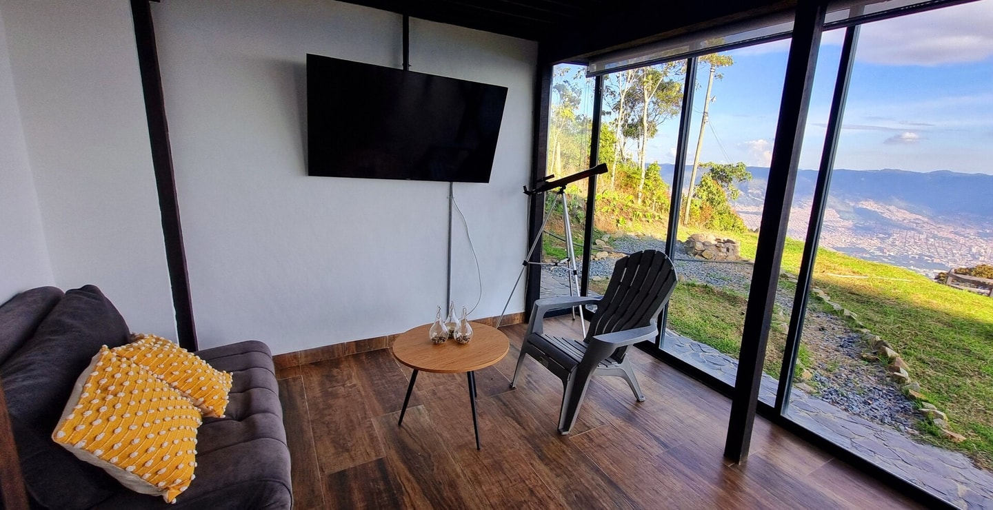 Alpine Chalet with the best view of Medellín gallery image 10
