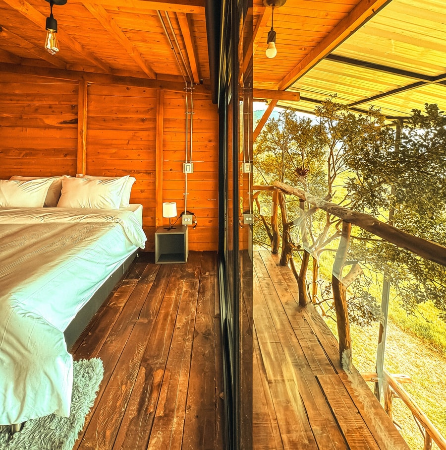 Rustic Cabin, Private Jacuzzi, City View gallery image 4