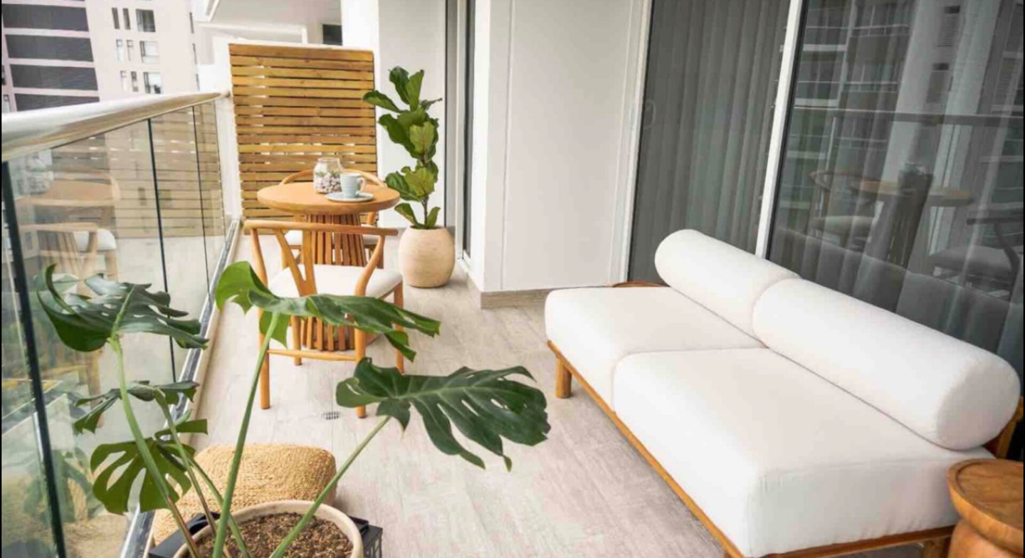 IMPRESSIVE ROOFTOP • INFINITY POOL • BBQ • 2 ROOMS gallery image 5