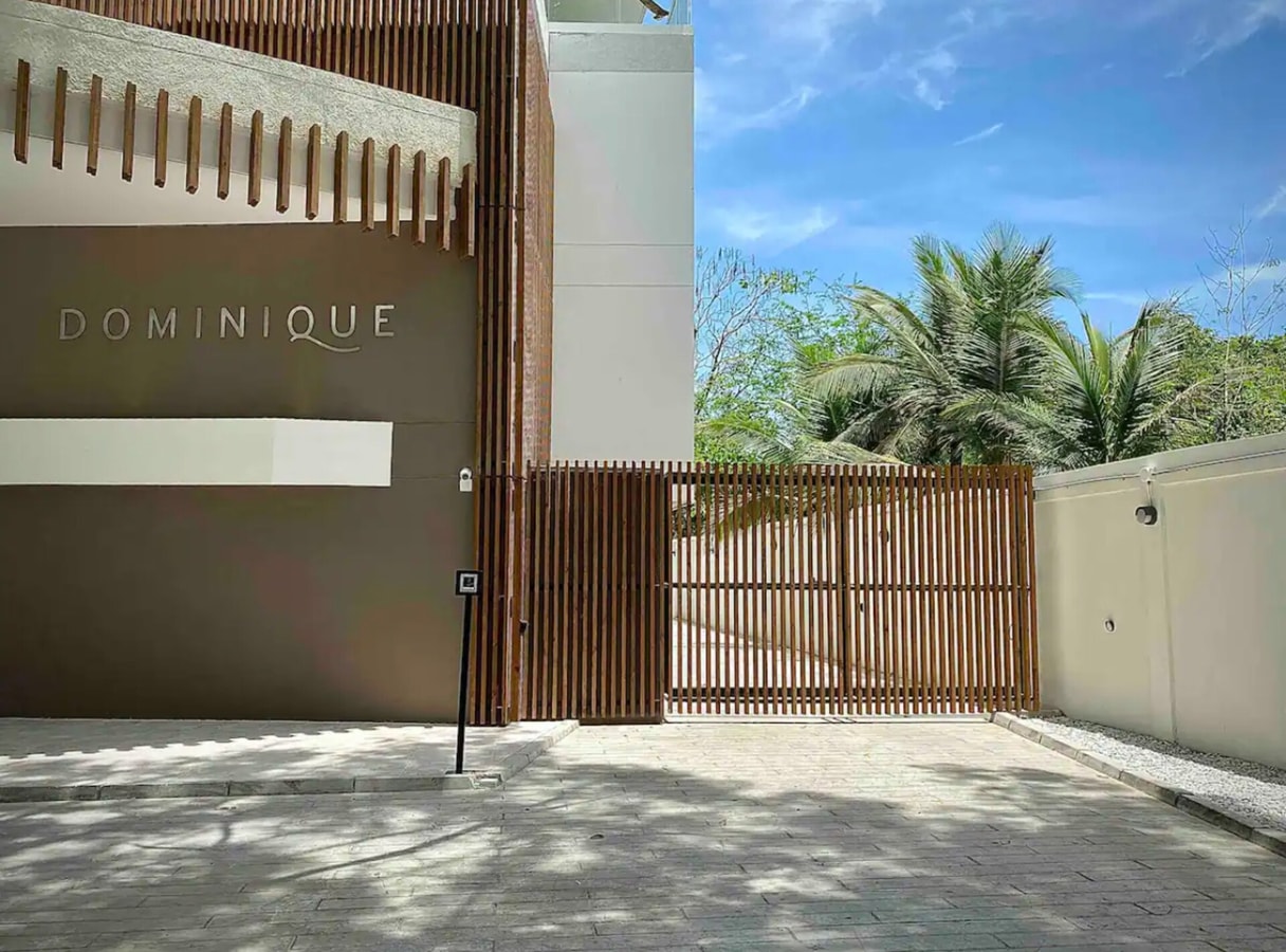 IMPRESSIVE ROOFTOP • INFINITY POOL • BBQ • 2 ROOMS gallery image 39
