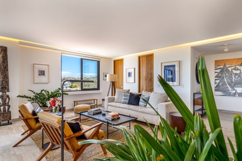 Luxury 2BD Condo in SJD Art District
