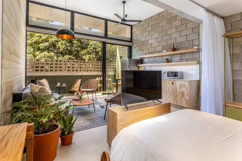 Spacious Studio Walking Distance to Art Walk SJD