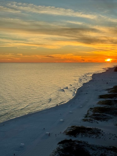 Ocean Front - Pool, Hot tub, Smart TV, FAST WIFI