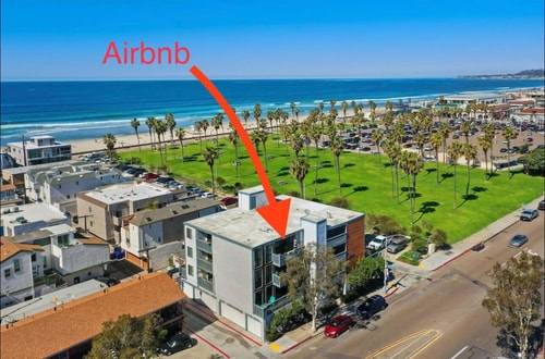 Pineapple Paradise -In the Heart of Mission Beach- Just steps to Beach and Belmont Park!