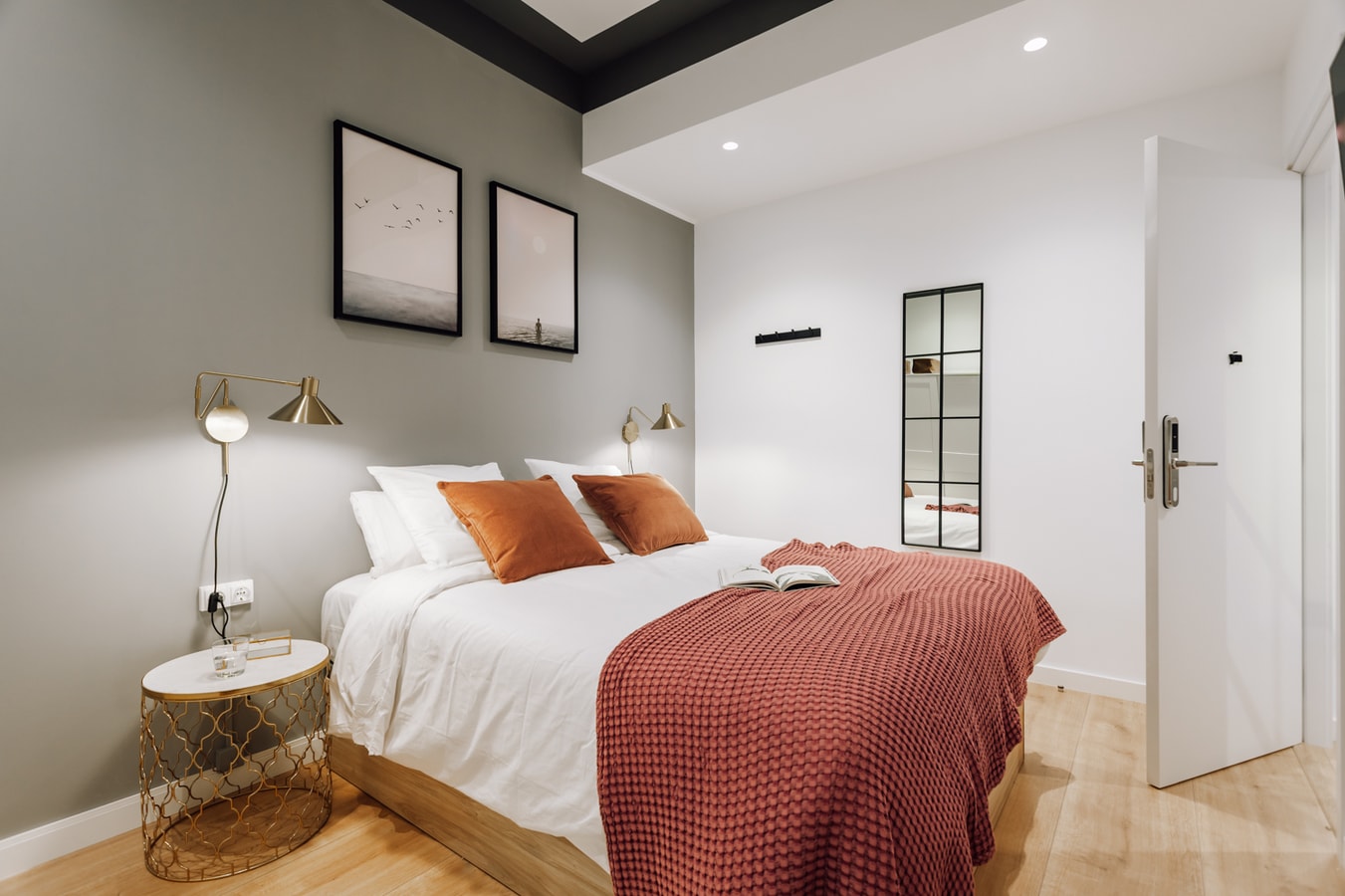 Room Yin at Casa Mendoza