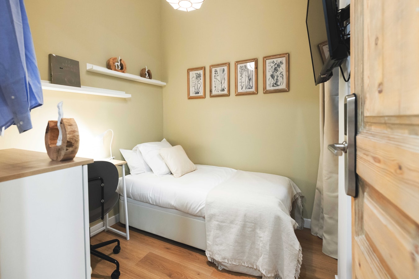 Room Roble at Casa Caoba