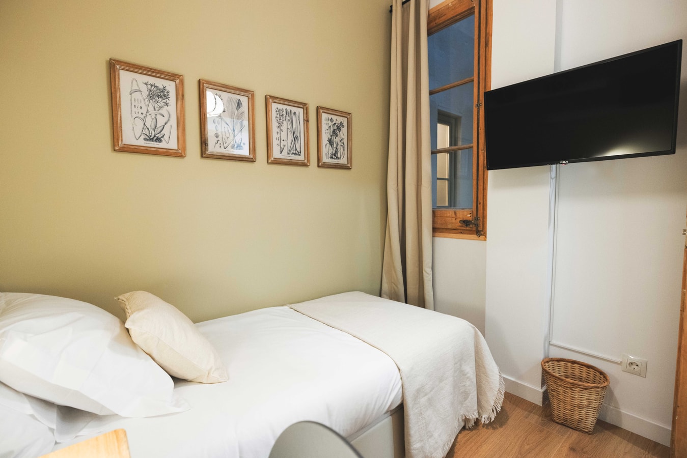 Room Roble at Casa Caoba