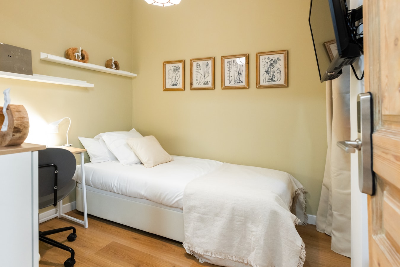 Room Roble at Casa Caoba