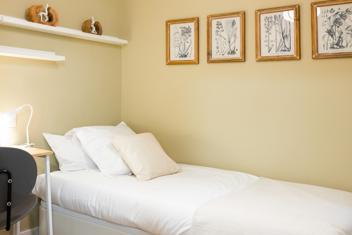 Room Roble at Casa Caoba