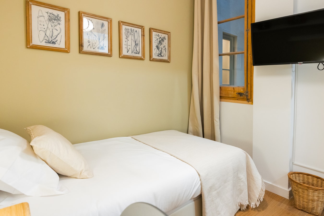 Room Roble at Casa Caoba