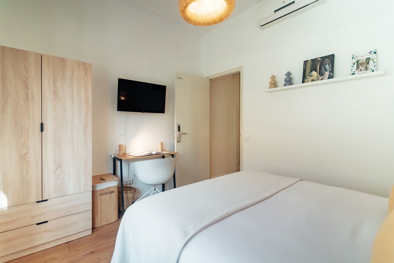 Room Lleras at Casa Botero