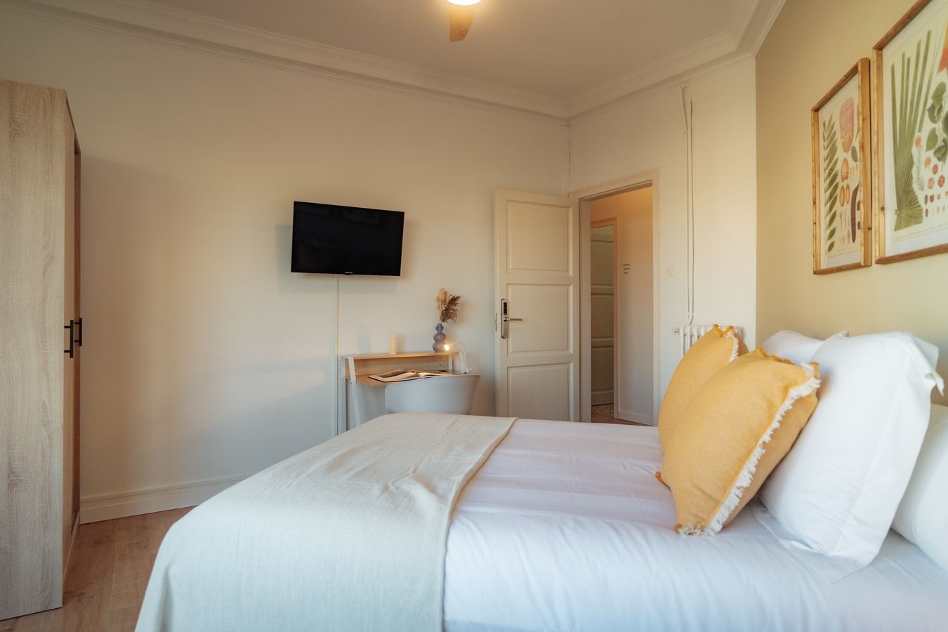 Room Mondo at Casa Bella