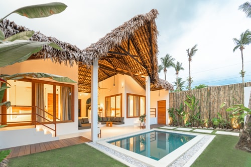 2BR Private Pool & Garden at Seaclub