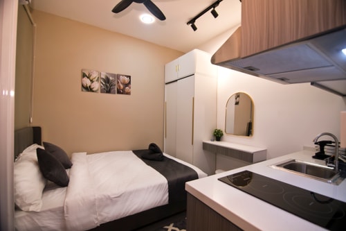 NeuSuites Modern Furnished Two Bedroom by Hauzz