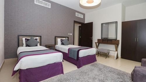 Three Bedroom Apartment Near Trade Center Metro 2 Exclusive Retreats