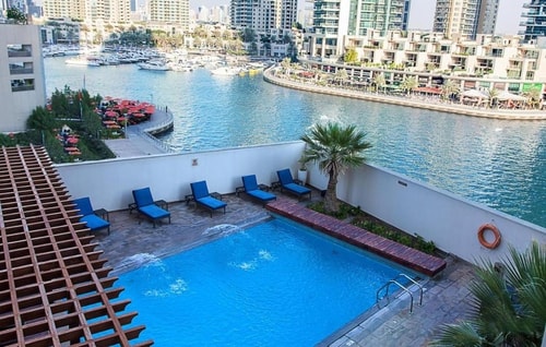 Three Bedroom Apartment In Marina By E R 8 Exclusive Retreats