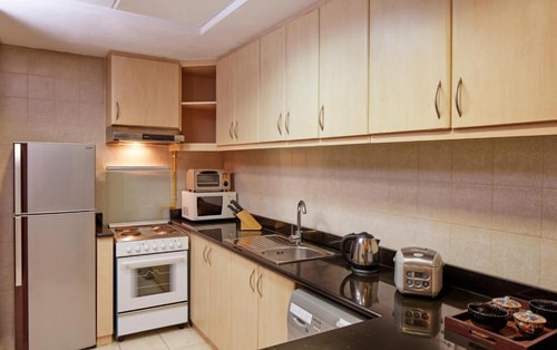 One Bedroom Apartment In Discovery Gardens By E R 1 Exclusive Retreats