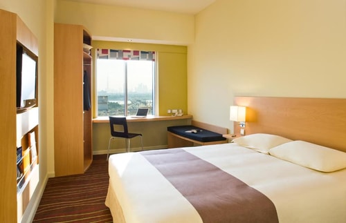 Standard Room Near Mall of Emirates 3 Exclusive Retreats