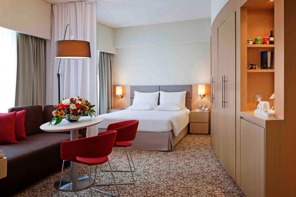 Suite Room Near Mall of Emirates Exclusive Retreats