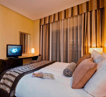 Deluxe Room Near Internet Metro Station By E R 2 Exclusive Retreats