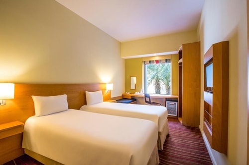 Standard Room Near Mall of Emirates 1 Exclusive Retreats