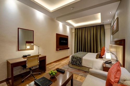 Deluxe Room Near Mashreq Metro Station By E R 1 Exclusive Retreats