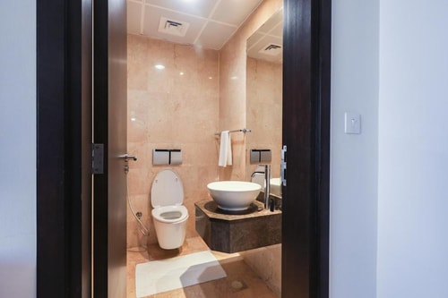 Three Bedroom Apartment Near Trade Center Metro 7 Exclusive Retreats