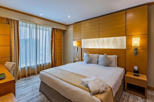 2 Bedroom Suite Near Financial Centre 0 Exclusive Retreats