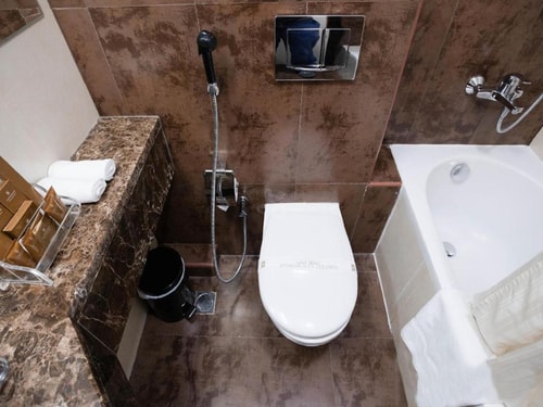 Standard Room Near Baniyas Square Metro Station 1 Exclusive Retreats