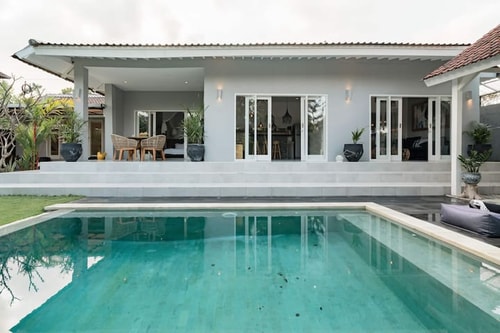 Tropical 3BR Villa in the Best Location in Bali